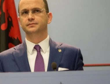 Kλιμακώνουν τα Τίρανα - Αλβανός ΥΠΕΞ: «Να καταδικάσει η Αθήνα τις εξτρεμιστικές ενέργειες της ελληνικής μειονότητας»